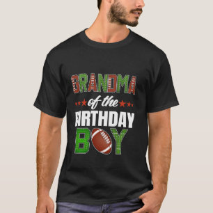Oma van de verjaardagsjongen familie Football fees T-shirt
