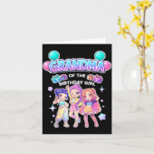 Oma van het jarige meisje schattig chibi grappig kaart (Gele Bloem)