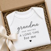 Oma wacht op baby romper