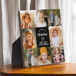 Oma We Love You Heart Moderne Fotocollage Fotoplaat<br><div class="desc">De Grandma We Love You Heart Modern Photo Collage Plaque is een ontroerend en gepersonaliseerd geschenk dat uw liefde voor uw grootmoeder laat zien. Deze prachtig ontworpen plaquette is voorzien van een hartvormige fotocollage, zodat u uw favoriete familie afbeeldingen toe te voegen in een moderne en stijlvolle lay-out. Het oprechte...</div>