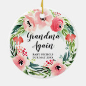 Oma weer 2e Baby gepersonaliseerde Floral Wreath Keramisch Ornament (Achterkant)
