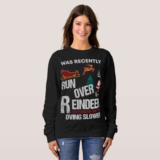 Oma werd overreden door een rendier... zo vergeven trui (Voorkant volledig)
