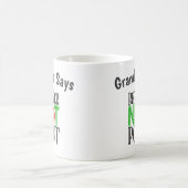 Oma zegt dat het beter is om niet te pruilen koffiemok (Center)