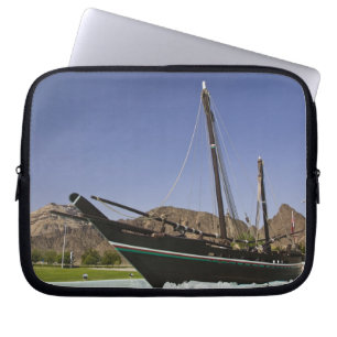 Oman, Muscat, Al Bustan. Al Bustan-rotonde, Laptop Sleeve