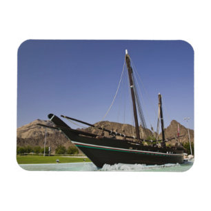 Oman, Muscat, Al Bustan. Al Bustan-rotonde, Magneet