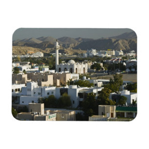 Oman, Muscat, Qurm. Gebouwen van Qurm gebied / 2 Magneet