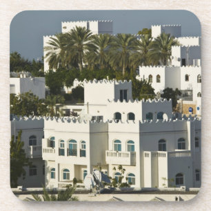 Oman, Muscat, Qurm. Gebouwen van Qurm gebied / Drankjes Onderzetter