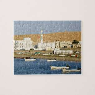 Oman, Sharqiya-regio, Sur. Ayajh Town, schemering Legpuzzel