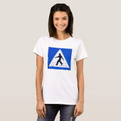 Omani pedestrian crosssign - Muscat, Oman T-shirt (Voorkant volledig)