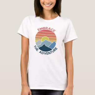 Omarm de bergavonturen avontuurlijke tijd t-shirt