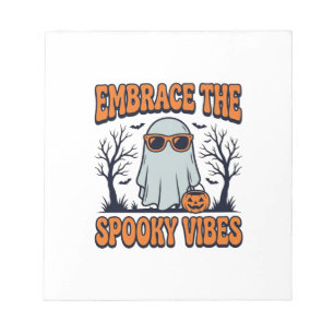 Omarm de griezelige sfeer Ghost Halloween Shirt_1 Notitieblok