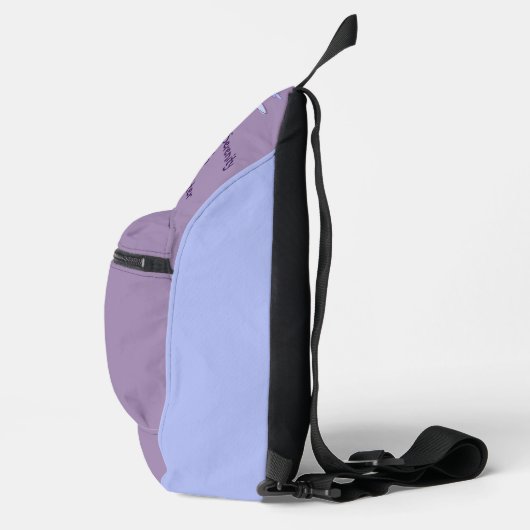 Omarm Serenity met Elke Flutter Violet Sling Bag (Rechts)