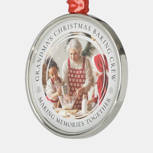 Oma's Christmas Baking Crew Foto Bewaarsake Metalen Ornament (Links)