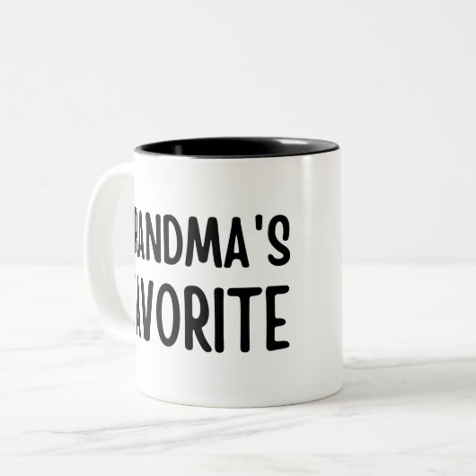 Oma's favoriet tweekleurige koffiemok (Voorkant links)