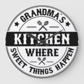 Oma's Kitchen - Waar zoete dingen gebeuren Grote Klok (Voorkant)