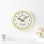 Oma's Kitchen Yellow and White Striped Clock Grote Klok (Huis)