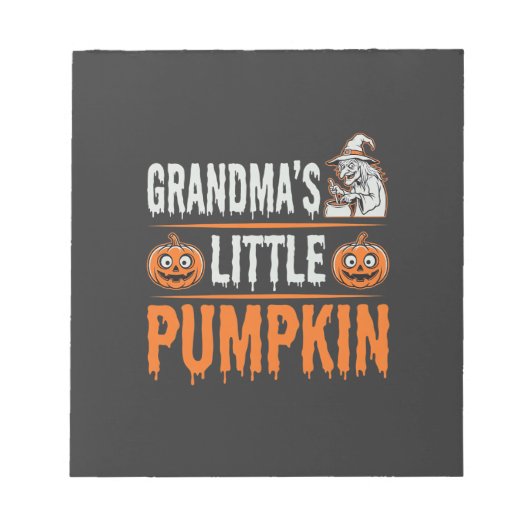 Oma's Kleine Pompoen Halloween Heks Ontwerp Notitieblok (Voorkant)