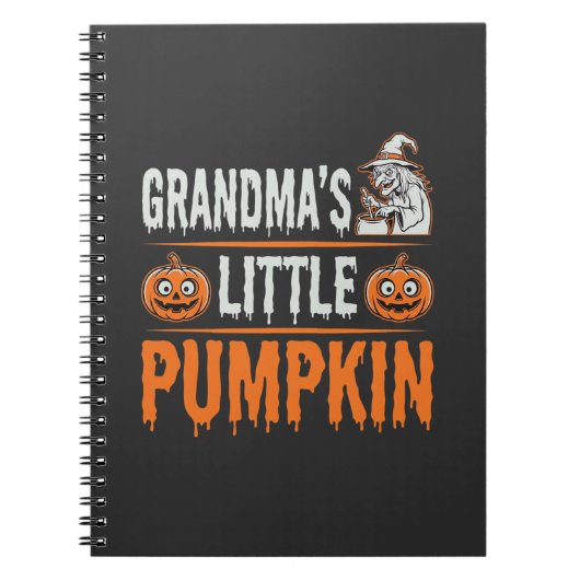 Oma's Kleine Pompoen Halloween Heks Ontwerp Notitieboek (Voorkant)