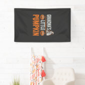 Oma's Kleine Pompoen Halloween Heks Ontwerp Spandoek (Insitu)