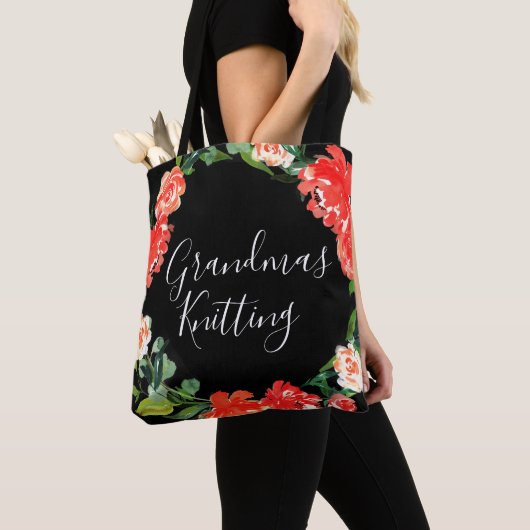 Oma's Knitting Red Waterverf Floral Black Tote Bag (Dichtbij)