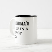 Oma's knuffels in een kopje thee Valentijn Oma Tweekleurige Koffiemok (Voorkant links)