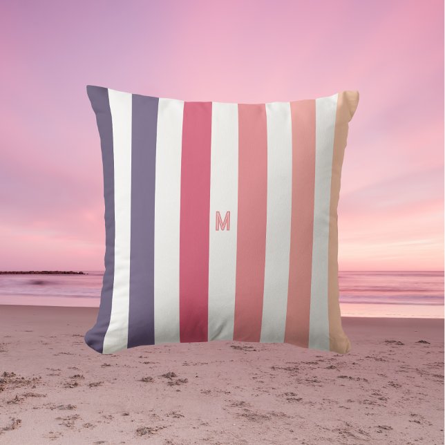 Ombre Beach Sunset Stripe & Personalized Monogram Buitenkussen (Creator heeft geüpload)
