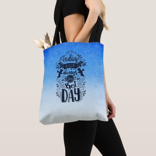 Ombre Blauw en wit Duik in dromerige tinten Tote Bag (Dichtbij)