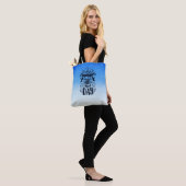 Ombre Blauw en wit Duik in dromerige tinten Tote Bag (Op model)