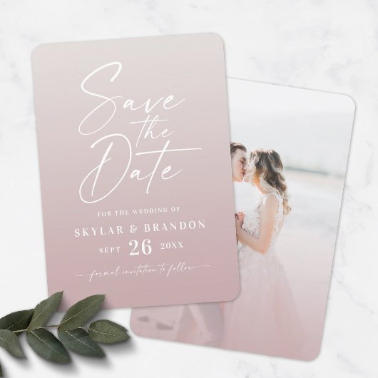 Ombre Dusty Mauve Ivory, met een scriptweduwschap Save The Date