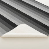 Ombre strepen in grijze tonnen sherpa deken (3/4)