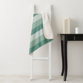 Ombre strepen in groene tonnen sherpa deken (In situ)