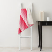 Ombre strepen in rode tot roze tinten sherpa deken (In situ)