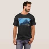 Omdat het daar de berg van de Eiger is T-shirt (Voorkant volledig)