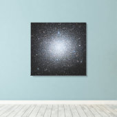 Omega Centauri, een bolvormige sterrenhoop in Cent Canvas Afdruk (Insitu (Houten vloer))