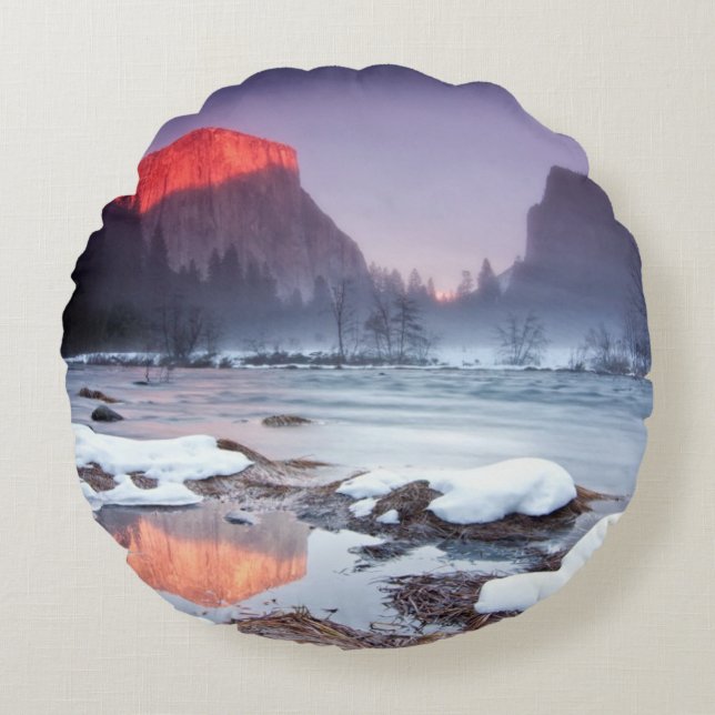 Omega Red Rond Kussen (Voorkant)