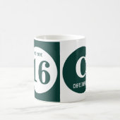 OMG je bent 16 monogram naam groen en wit Koffiemok (Center)