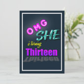 OMG ze maakt van 13 verrassingspartijuitnodiging (Staand voorkant)