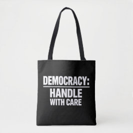 Omgaan met democratie met zorg tote bag