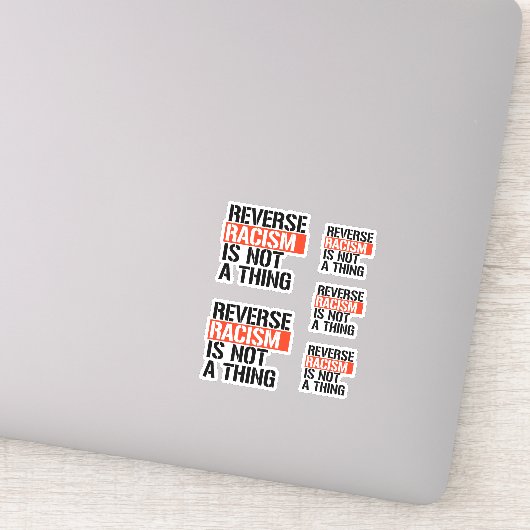 Omgekeerd racisme is geen ding sticker (Detail)