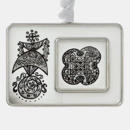 Omgekeerde versiering verzilverd omlijst ornament