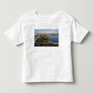 Omgekeerde waterval in de rivier de St. John bij S Kinder Shirts