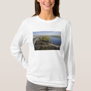 Omgekeerde waterval in de rivier de St. John bij S T-shirt