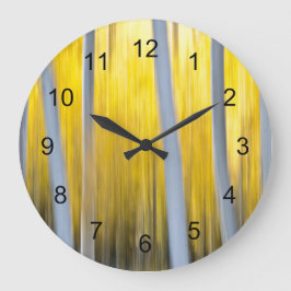 omgeven door Aspen-bomen Grote Klok