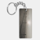 Omheining en Sunburst Through Fog bij Sharon Sleutelhanger (Voorkant Links)