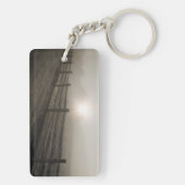 Omheining en Sunburst Through Fog bij Sharon Sleutelhanger (achterkant)