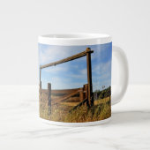 Omheiningen in het veld grote koffiekop (Voorkant rechts)