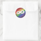 Omhels neurodiversiteit (zwarte tekst) ronde sticker (Tas)