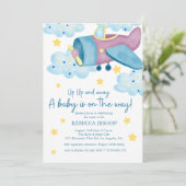 Omhoog en weg Paarse Vliegtuig Baby Boy Shower Kaart (Staand voorkant)