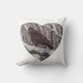 Omkeerbare Buzzard op Sneeuwtak in Hart Kussen (Voorkant)