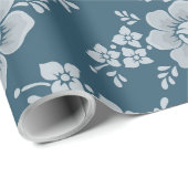 Omkeerbare witte bloemen Vloeiend Blauwe Achtergro Cadeaupapier (Rol Hoek)